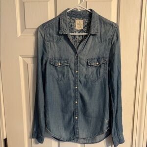 American Eagle Outfitters Light Blue Denim Shirt